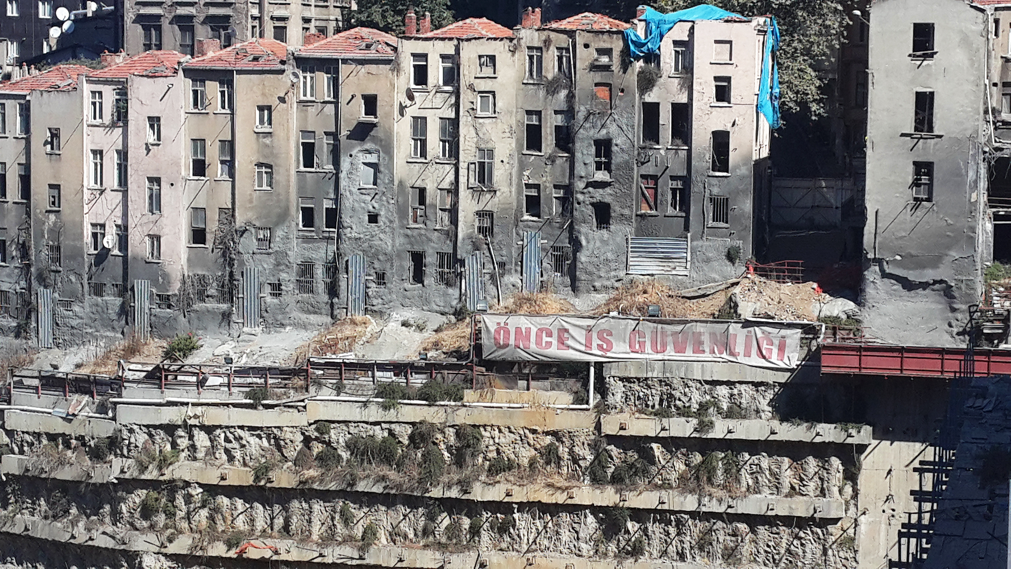 Kentsel Dönüşümde İmza Atmayan Malikin Hakları: Çoğunluk Kararı ve Pay Satışı